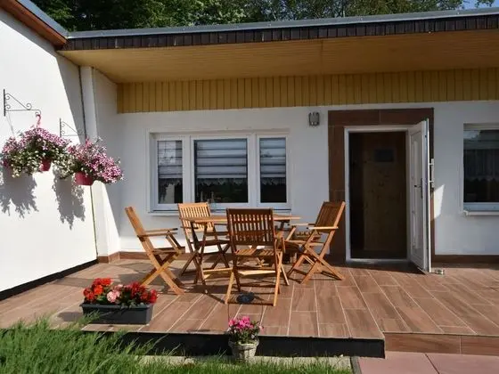 Pleasing Bungalow in Boiensdorf With Fenced Terrace - Yerinde Yemek