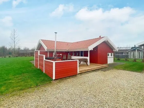 Pleasing Holiday Home in Hemmet With Whirlpool