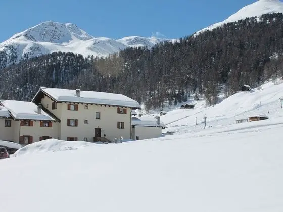 Pleasing Holiday Home in Livigno near Ski Area - Dış Mekan