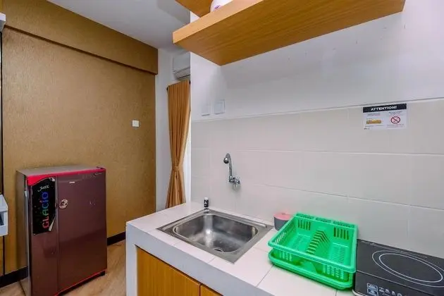 Pleasurable And Tidy Studio Cinere Resort Apartment - Mutfak