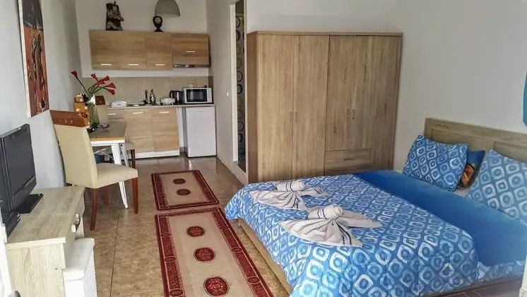 Pleasure Studios1 By The Sea - Öne Çıkan Resim