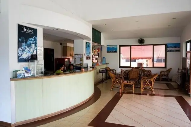 Plernpetch Hotel - Lobi