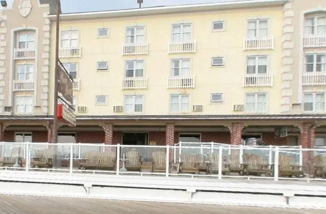 Plim Plaza Hotel