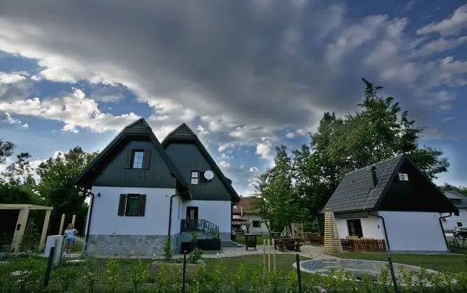 Plitvice Holiday Lodge - Dış Mekan