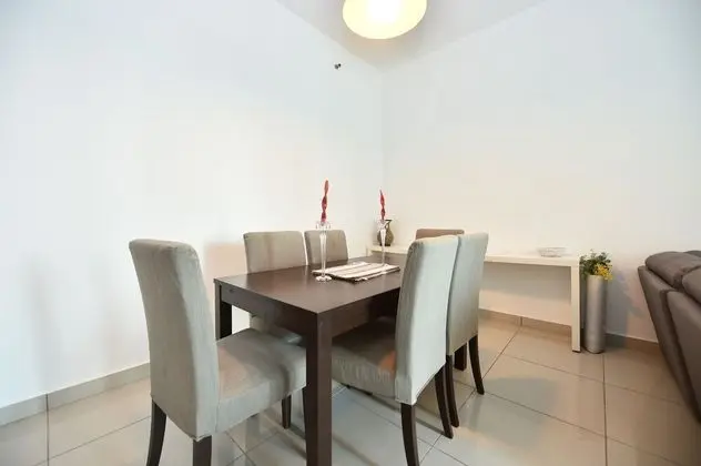 PLO -1 Bedroom with balcony Dubai Marina - İç Mekan