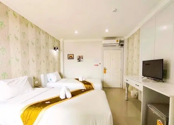 Ploy's Pearl Hotel