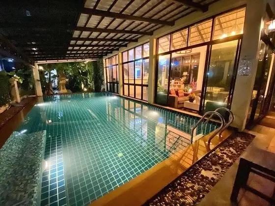 Ploy's Pearl Hotel - Havuz