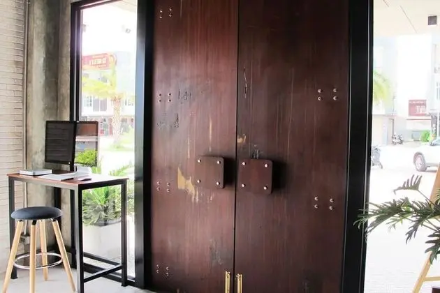 The Plug Hotel - Lobi