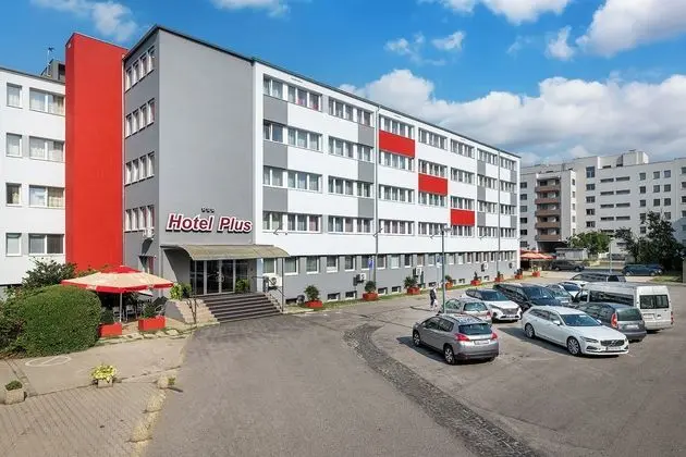 Hotel Plus - Dış Mekan