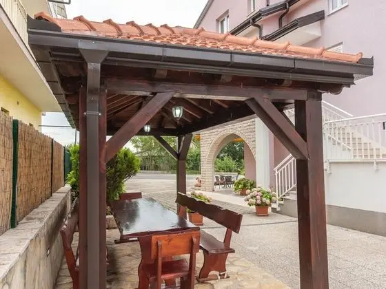 Plush Apartment in Imotski near Blue & Red Lakes - Dış Mekanlar