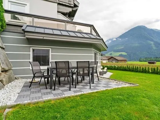 Plush Apartment in Neukirchen am Großvenediger near Ski Area - Yerinde Yemek