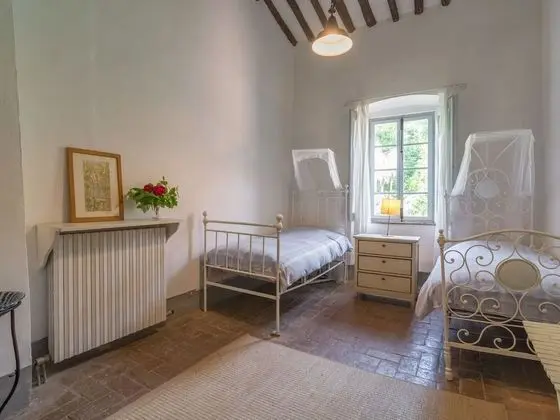 Plush Farmhouse in Bacchereto With Swimming Pool - Oda