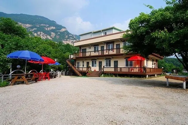 Pocheon Yeohaeng Sketch Pension