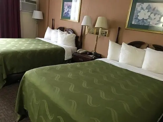 Pocono Plaza Inn