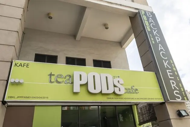 PODS THE BACKPACKERS HOME CAFE - Dış Mekan