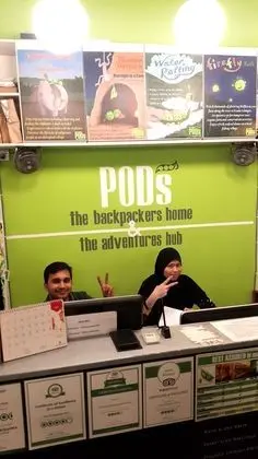 PODS THE BACKPACKERS HOME CAFE - Lobi