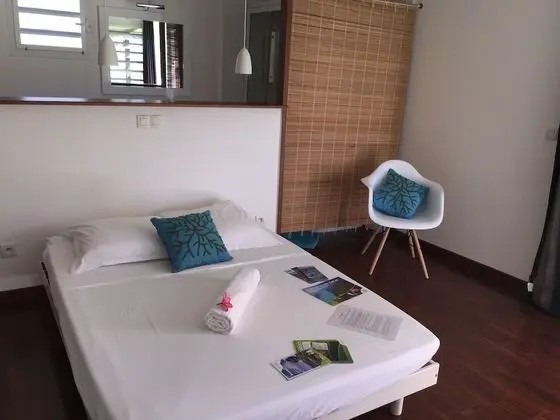 Poé Côté Lagon Beach Bungalows - Oda