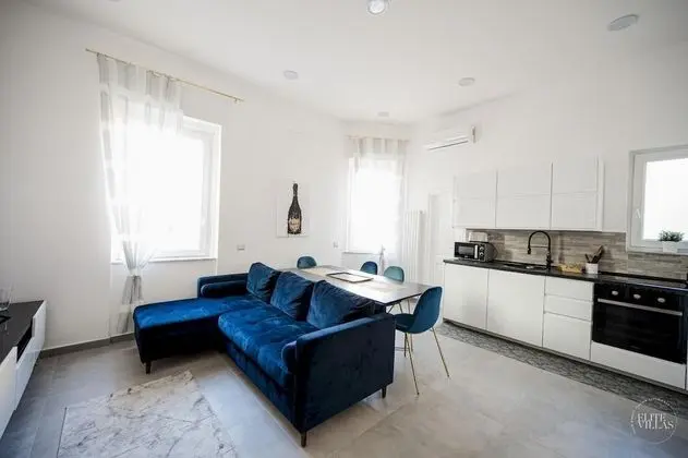Poerio 98 Luxury Apartment