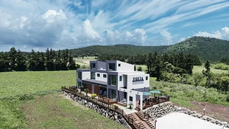 Poeta Pension