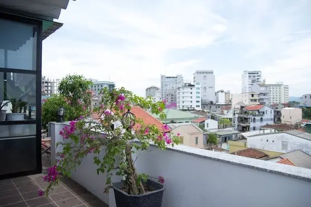 Poetic Hue Hotel