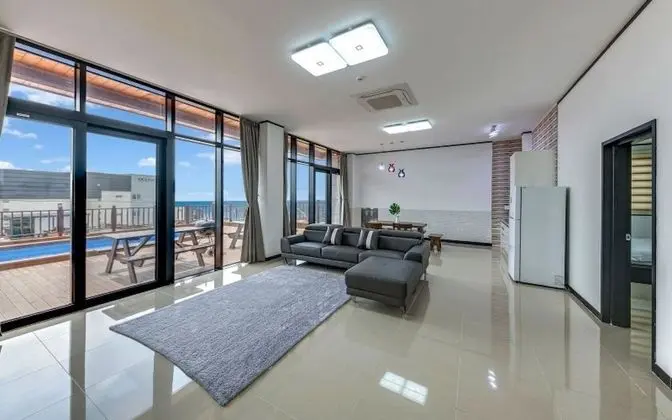 Pohang The East Pool Villa Pension - Oda