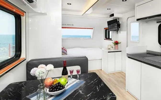 Pohang Guryongpo Uni's Bada Caravan - Oda