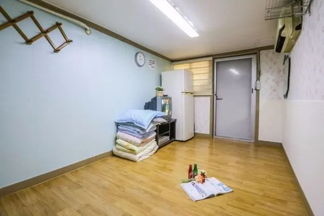 Pohang Sagyejeol Guryongpo Pension - Oda