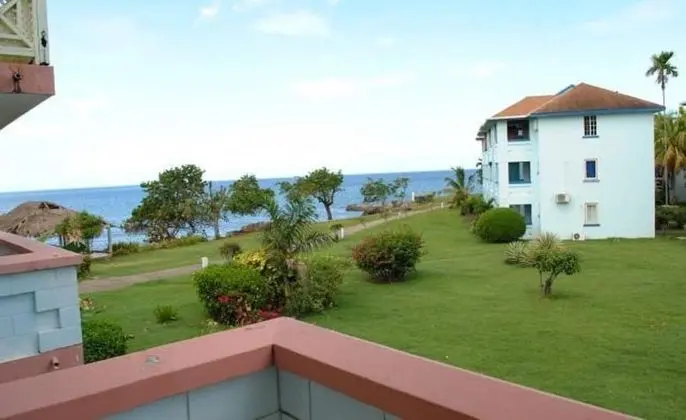 Point Village Studios and Suites - Dış Mekan