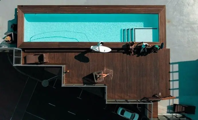 Point Waterfront Apartments - Havuz