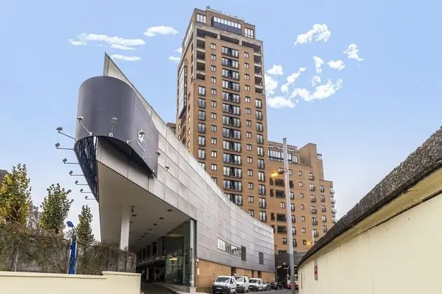 Point West Apartments Gloucester Road - Dış Mekan
