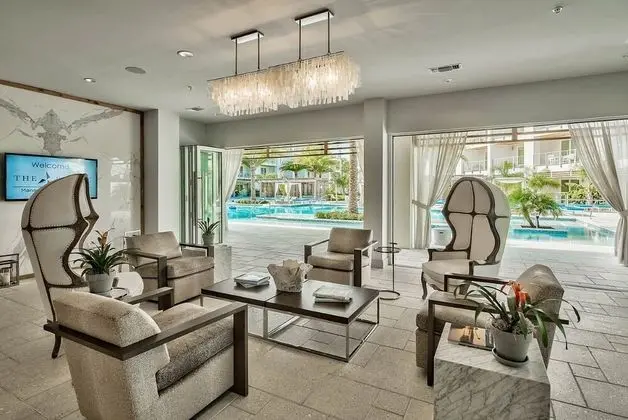 The Pointe by 360 Blue - Lobi