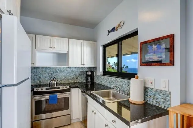 Poipu Shores 301b 3 Bedroom Condo by Redawning - Mutfak