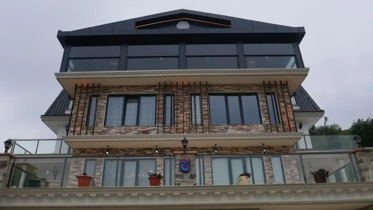 Poison Garden Suite & SPA