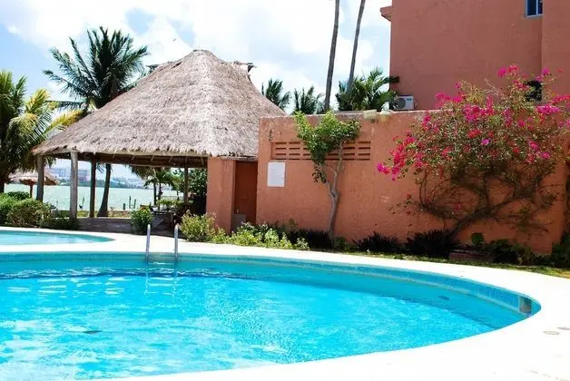 Pok-Ta-Pok Guest House - Havuz