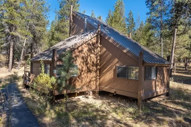 Pole House 28