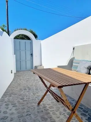 Poli Cave House - Fira Santorini