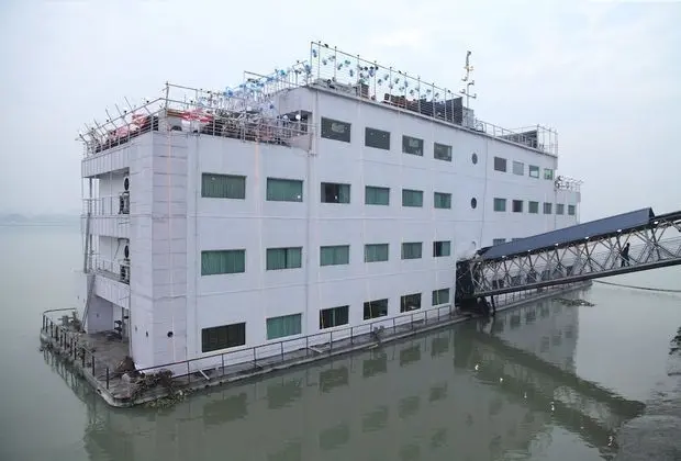 Polo Floatel Kolkata - Dış Mekan