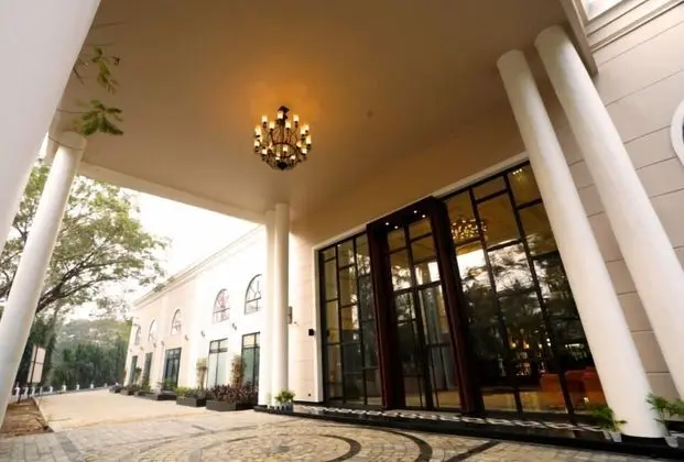 Hotel Polo Tower Agartala - Dış Mekan