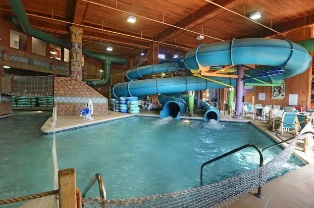 Polynesian Hotel Wisconsin Dells- Near Noah's Ark - Havuz