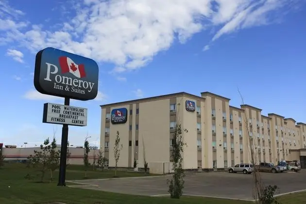 Pomeroy Inn & Suites Hotel Dawson Creek - Dış Mekan