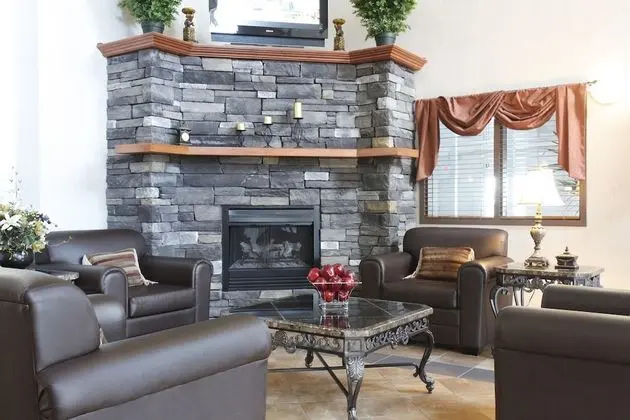 Pomeroy Inn & Suites Hotel Dawson Creek - Lobi