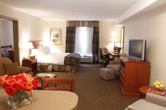 Pomeroy Inn & Suites