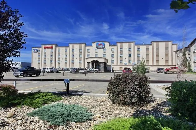 Pomeroy Inn & Suites