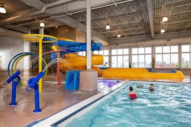 Pomeroy Inn & Suites Prince George - Havuz