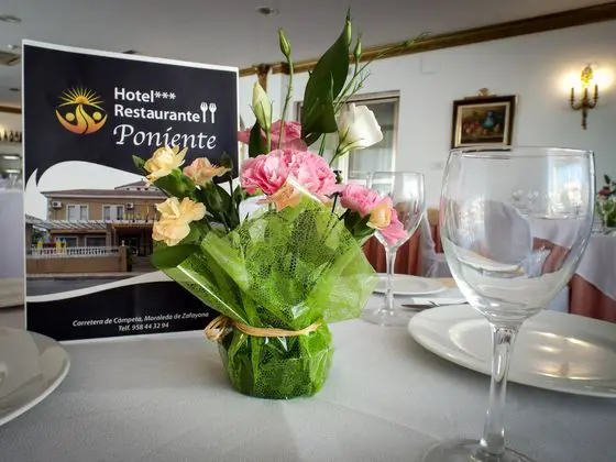 Hotel Poniente - Yeme / İçme