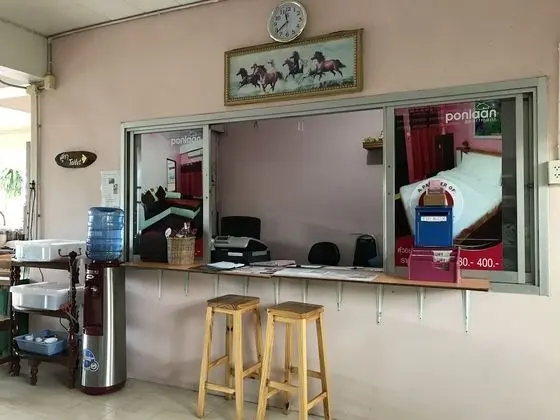 Ponlaan Apartment - Lobi