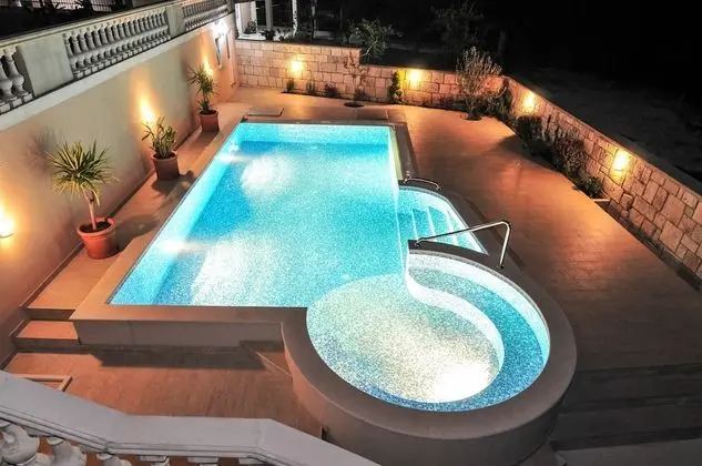 Pontus Luxury Apartments