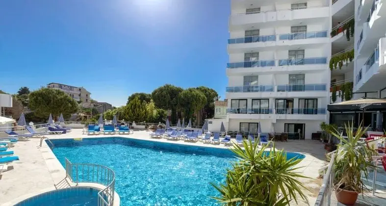 Ponz Otel Kuşadası