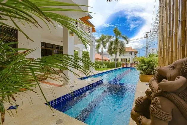 Pool villa 4 BR walking to Beach HV - Havuz