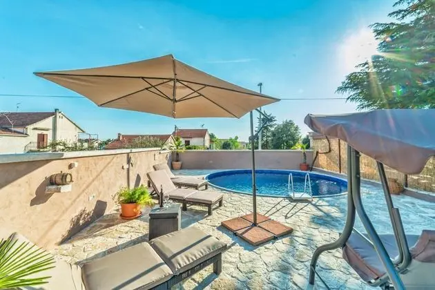 Pool Apartment Bakija 2 - Havuz
